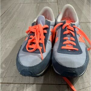 New Balance Women’s Casual Sneaker 6